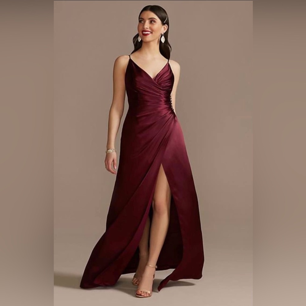 Galina Signature Prom / Formal Long Wedding Guest Dress Size 0 Maroon Color